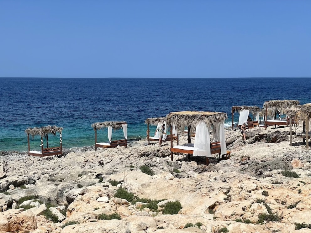 Porto Roxa Beach Zakynthos