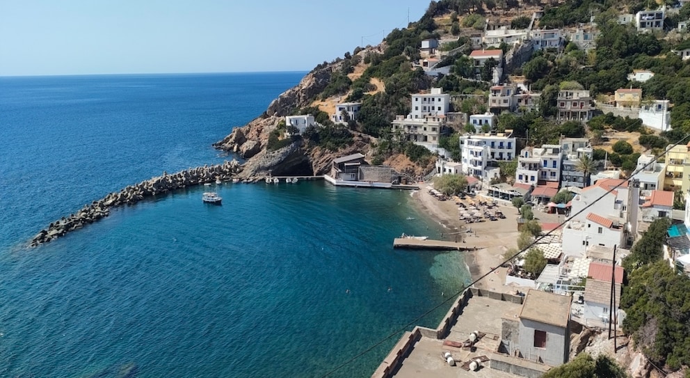 The small village of Therma on Ikaria lives up to its name