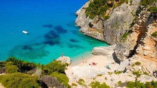 Traumhafte Buchten, gesäumt von schroffen Felsen: Auf Sardinien ist eine Bucht schöner als die andere