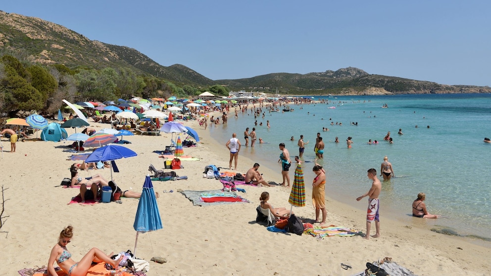 Für diesen Strand in Sardinien braucht man nun eine App