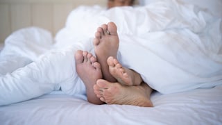 Einen Gast einfach so in sein Hotelzimmer zu „schmuggeln“, ist nicht erlaubt – eigentlich