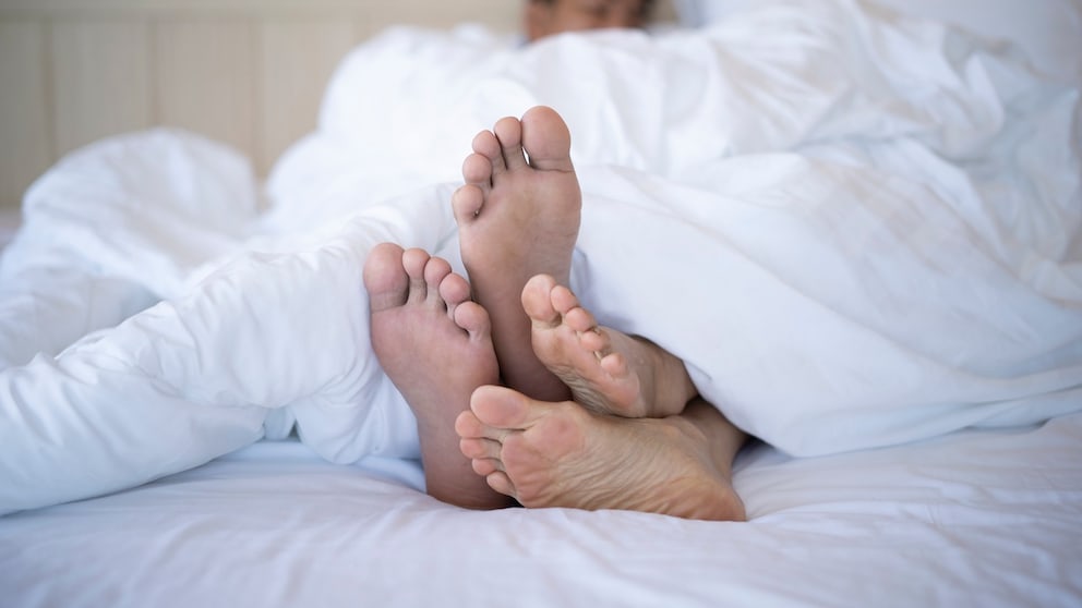 Einen Gast einfach so in sein Hotelzimmer zu „schmuggeln“, ist nicht erlaubt – eigentlich