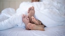 Einen Gast einfach so in sein Hotelzimmer zu „schmuggeln“, ist nicht erlaubt – eigentlich