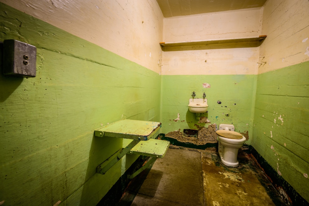 Alcatraz cell