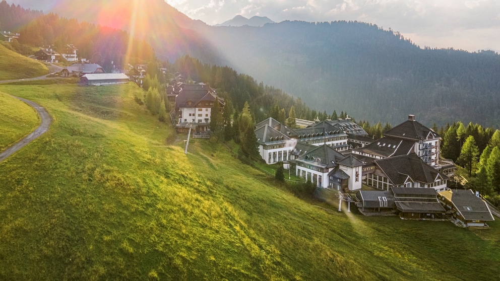 Die Clubanlage mit Panoramablick liegt auf 1.400m Höhe.