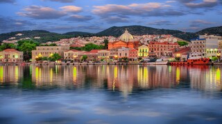 Die griechische Insel Lesbos ist der Geburtsort der Dichterin Sappho – die älteste bekannte Lesbe und eine der bedeutendsten Lyrikerinnen der Antike