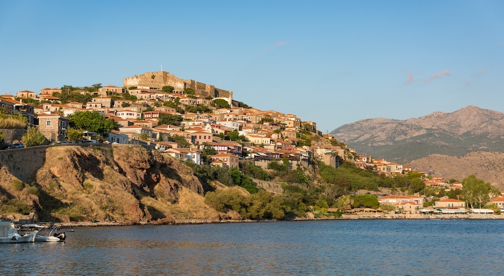 Der Ort Mytilene ist mit seiner Burg eine echte Sehenswürdigkeit auf Lesbos