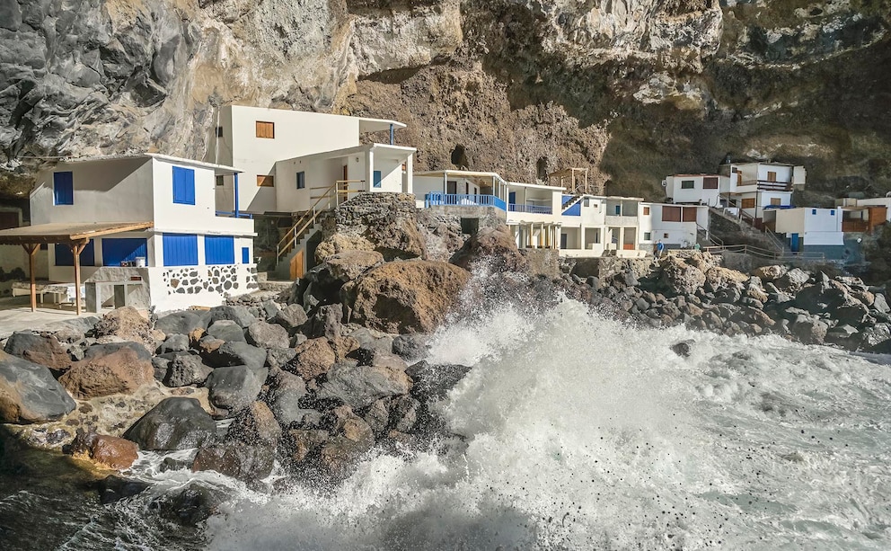 The tiny fishing village Cueva de Poris de la Candelaria is definitely worth a visit