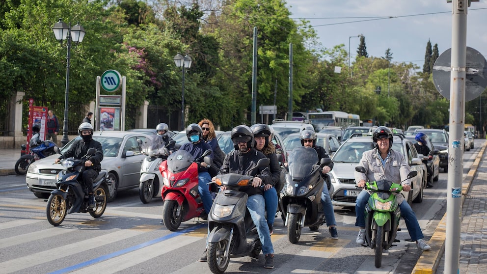 Straßenverkehr in Athen