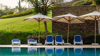 Hotelpool Liegen