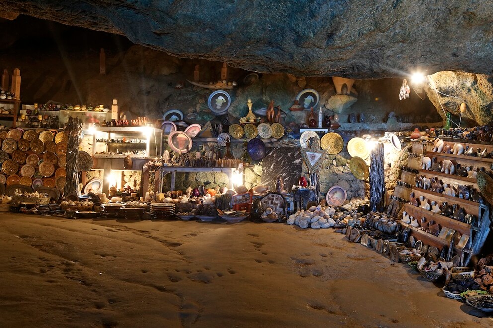 Souvenir shop in the Hercules Cave