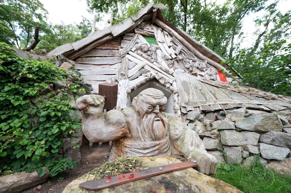 Beim Bau der Themenwelten wurden fast ausschlie&szlig;lich Naturmaterialien eingesetzt