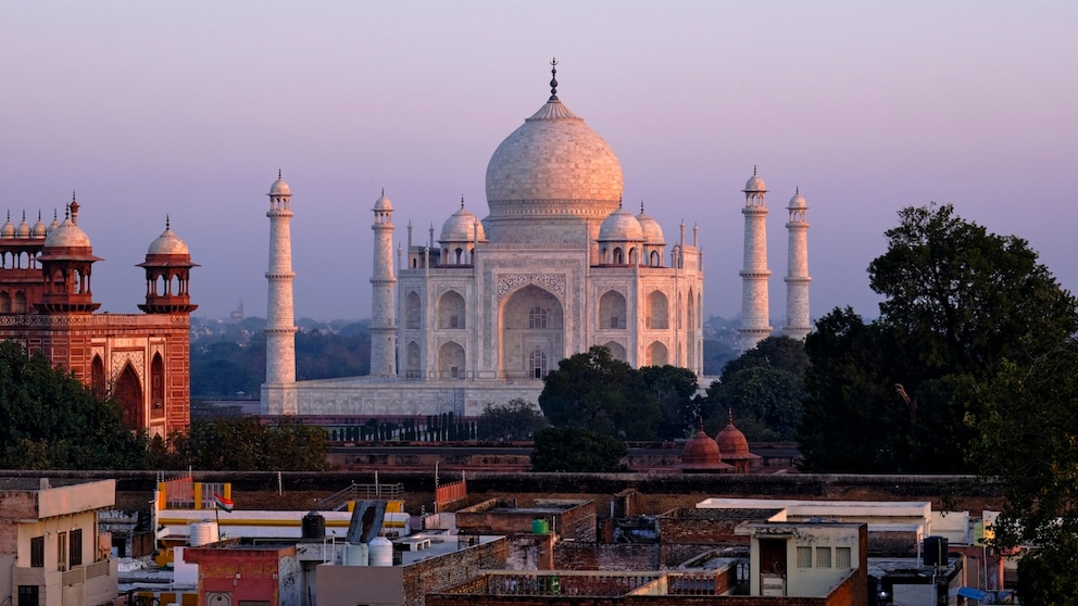 Für Indien werden verschiedene Impfungen empfohlen. Im Foto: das berühmte: Taj Mahal.