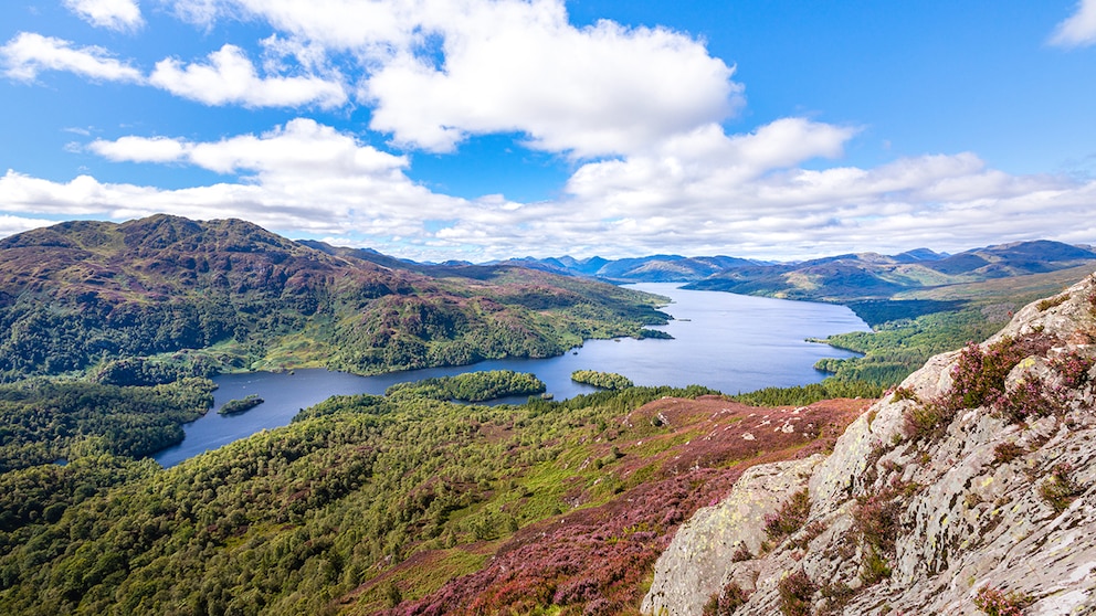 Loch Lomond mit viel Natur