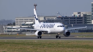 Startende Maschine von Finnair auf dem Rollfeld: Ein aktuelles Ranking von „Flightright“ zeigt die schlechtesten Airlines Europas im Vergleich