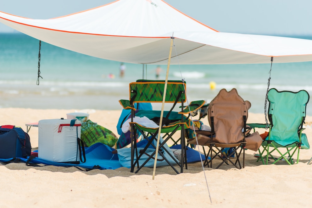 Beach Sprawling