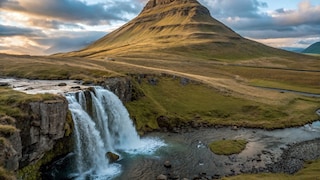 Der Wasserfall Kirkjufellsfoss wurde von Touristen auch schon vermeintlich als Gjaldskylda bezeichnet