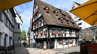 Das Hotel „Schiefes Haus“ steht im Fischerviertel der Donaustadt Ulm