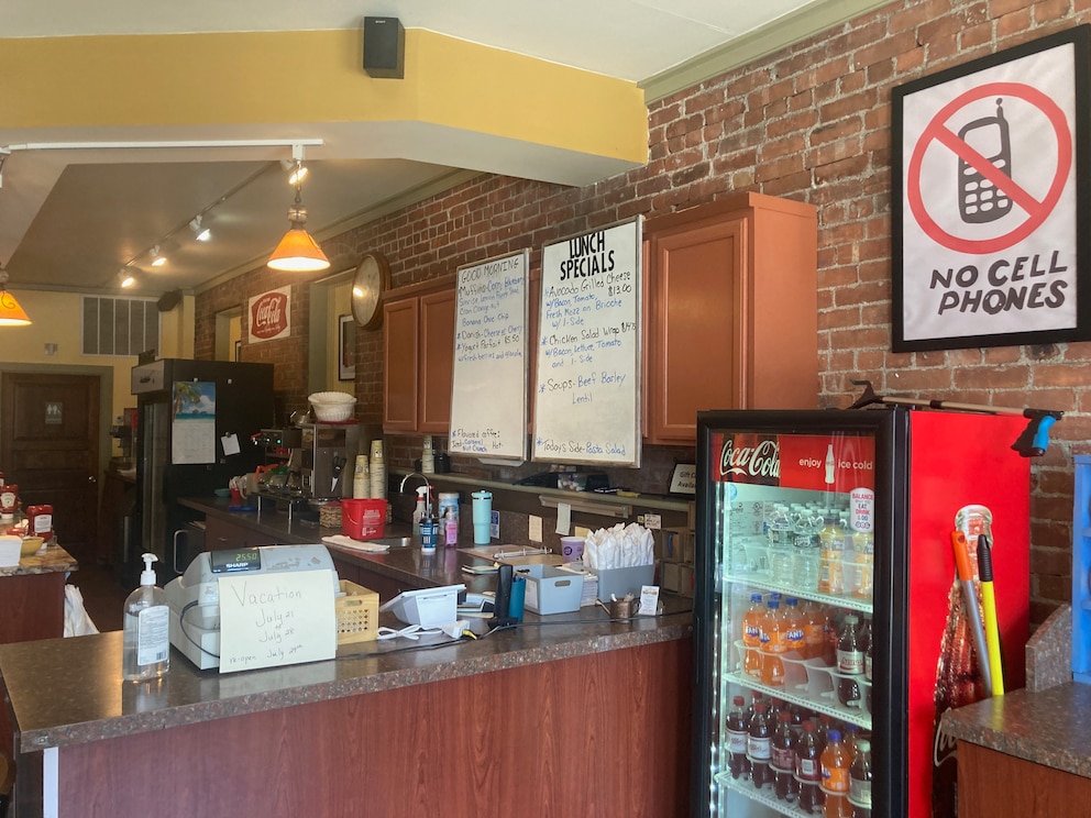 Theo's Downtown Diner in New Milford