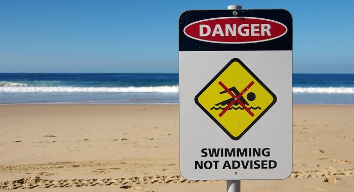Caution: In some places, entering the sea water should be avoided. Otherwise, dangers threaten