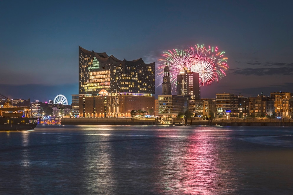 Hamburg feiert Premiere: Feuerwerk und TV-Show ziehen in diesem Jahr an die Elbe
