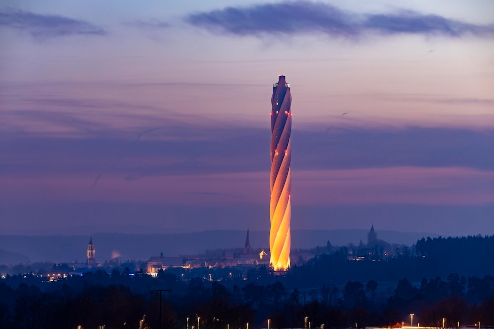 Beeindruckend: der Testturm im Morgengrauen