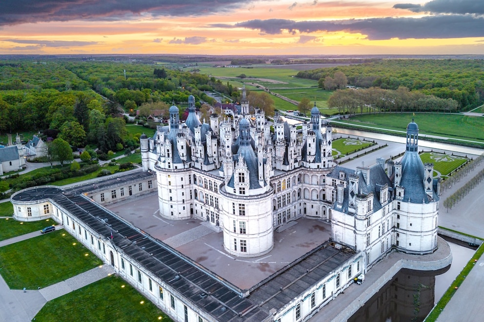 Blick von oben auf Schloss Chambord und die Umgebung