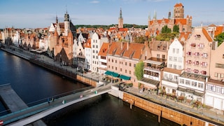 Blick über das historische Zentrum von Danzig am Ufer der Mottlau