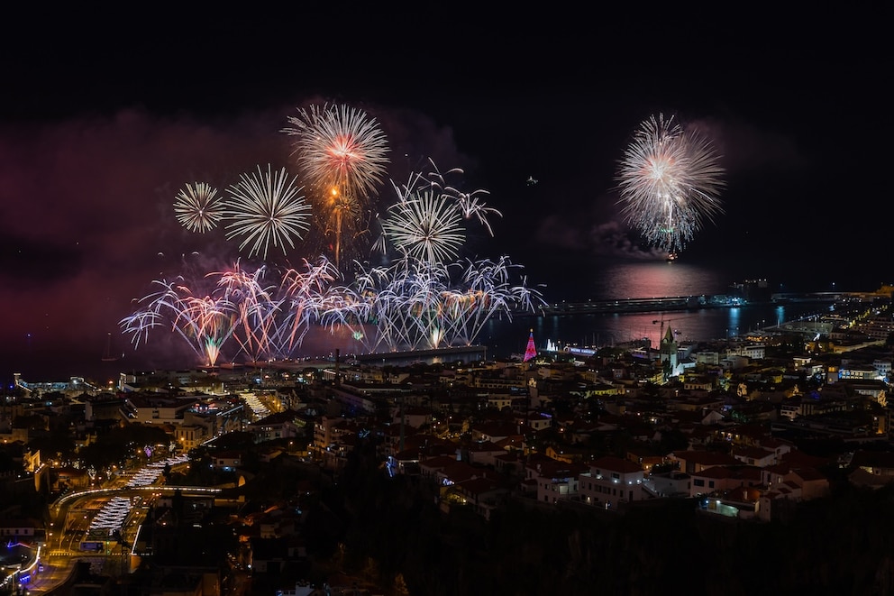 Feuer, Licht und Musik &ndash; Funchal verwandelt sich zur B&uuml;hne &uuml;ber dem Atlantik