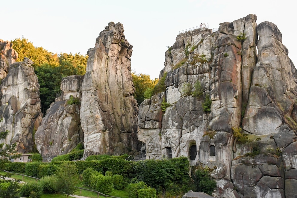 Die Externsteine im Teutoburger Wald sind au&szlig;ergew&ouml;hnliche Sandfelsen, die zu den einzigartigsten Naturwundern in Deutschland z&auml;hlen