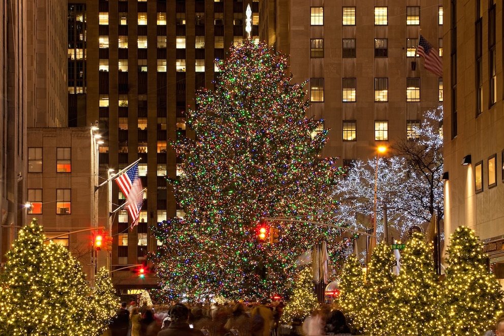 Zieht j&auml;hrlich unz&auml;hlige Besucher an: der Weihnachtsbaum vor dem Rockefeller Center
