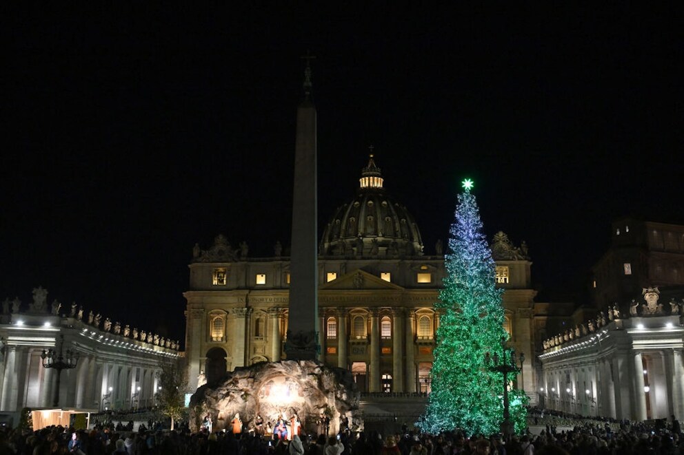 Christmas tree St. Peter's Basilica