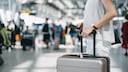 Die richtige Kleidung im Flugzeug sorgt f&uuml;r Komfort und mitunter Sicherheit im Ernstfall