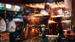 Ein Krug des wohl teuersten Glühweins Deutschlands kostet satte 18 Euro (Symbolfoto)