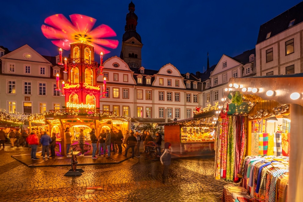 Zwischen Weihnachtspyramide und Krippenlandschaft bietet Koblenz Adventsstimmung f&uuml;r die ganze Familie