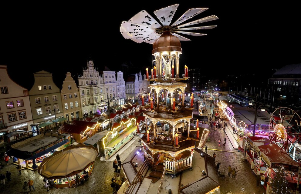 Sea of lights by the Baltic Sea: The Rostock Christmas Market is one of the largest and most atmospheric in the north