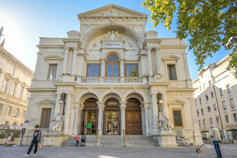 Die prachtvolle Op&eacute;ra Grand in Avignon