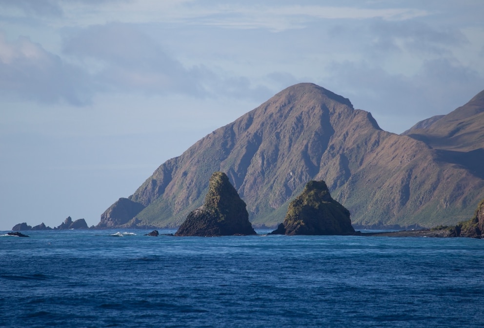 Das UNESCO-Welterbe Macquarie Island ist der einzige Ort auf der Welt, der aus ozeanischer Kruste und Erdmantel besteht und &uuml;ber dem Wasser liegt