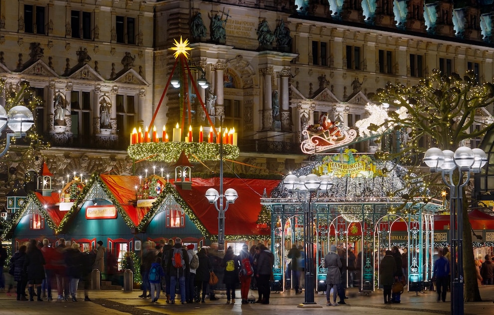 Der Historische Weihnachtsmarkt am Rathausmarkt z&auml;hlt zu den sch&ouml;nsten und stimmungsvollsten in ganz Hamburg