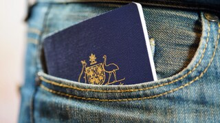 Das ist der teuerste Reisepass der Welt. Erkennen Sie, zu welchem Land er gehört?
