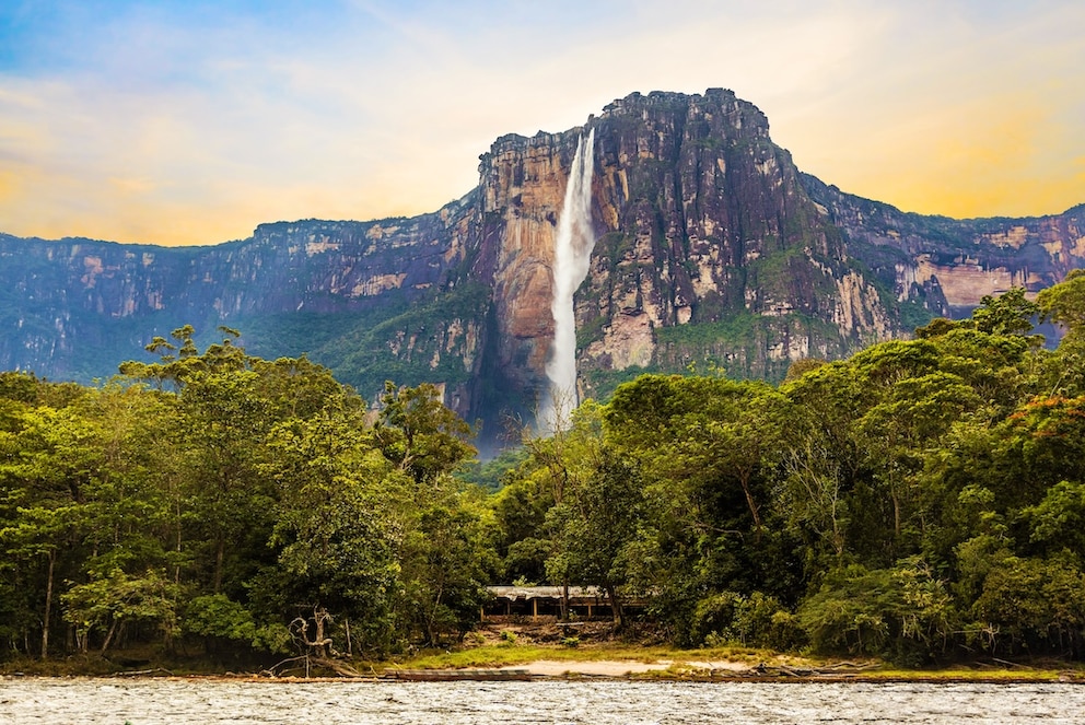 Der weltweit h&ouml;chste Wasserfall ist der Angel Falls in Venezuela &ndash; und betont Pandoras enorme Landschaften