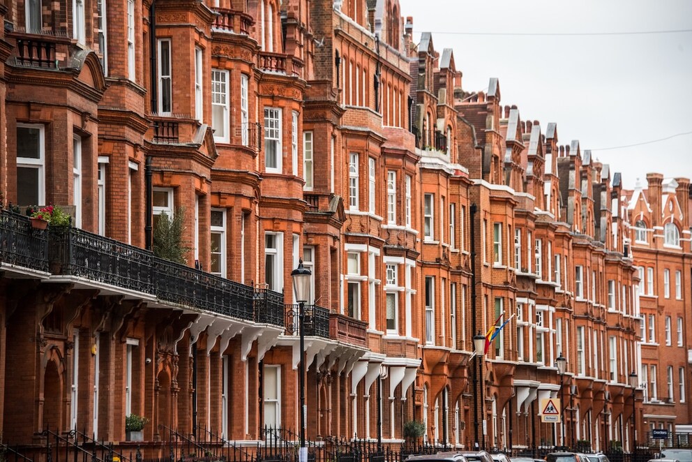 The facades of Victorian residential buildings in Chelsea