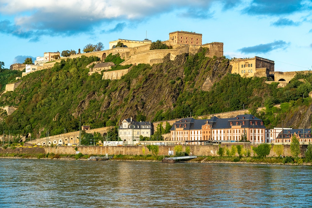 Blick &uuml;ber Rhein, Mosel, das Deutsche Eck und die Koblenzer Altstadt