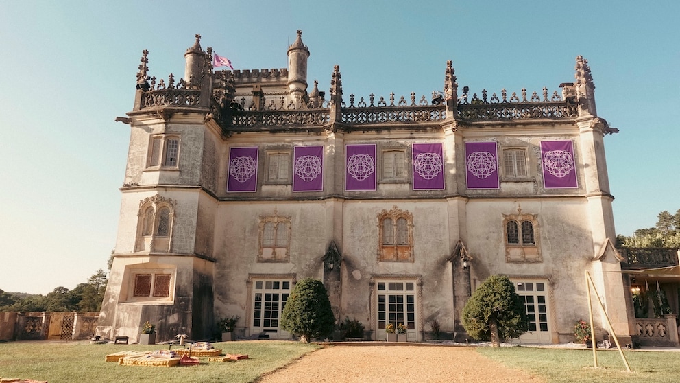 Der Drehort der dritten Staffel von „The 50“ ist wieder ein prachtvolles Schloss in Portugal