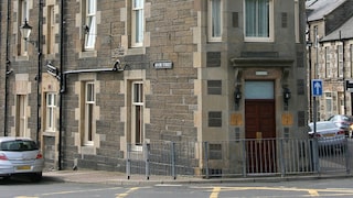 Der Ebenezer Place ist die kürzeste Straße der Welt – denn gemeint sind lediglich die gut zwei Meter Bordstein vor der Haustür rechts im Bild