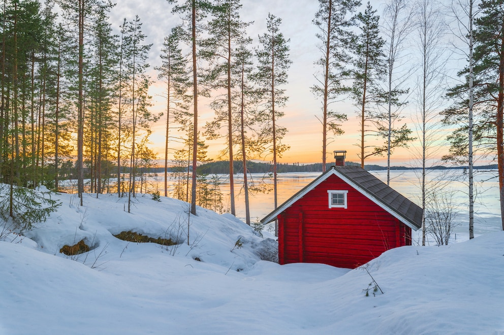 H&uuml;tte am See in Finnland
