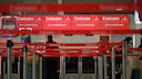 Gestrichene Fl&uuml;ge von Emirates in London Gatwick