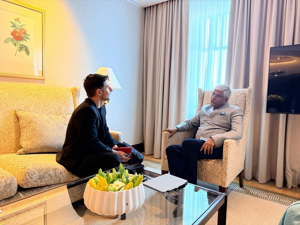 India's Tourism Minister Gajendra Singh Shekhawat in conversation with TRAVELBOOK Editor-in-Chief Nuno Alves