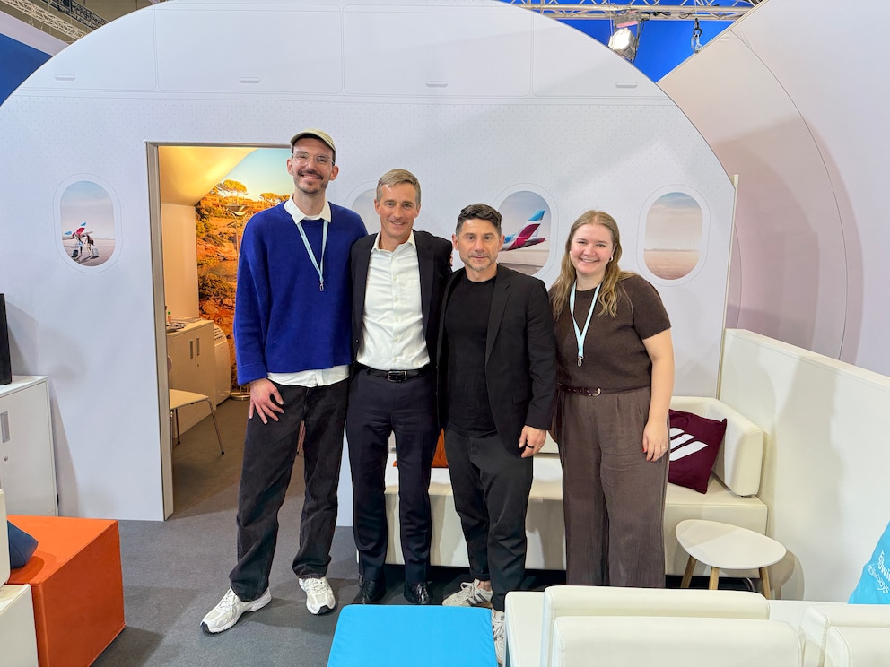 Eurowings-Chef Max Kownatzki mit der TRAVELBOOK-Redaktion