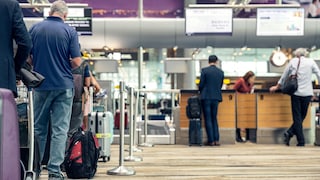 Wenn es am Flughafen mal länger dauert, müssen Reisende nicht drängeln, um ihren Flug zu bekommen